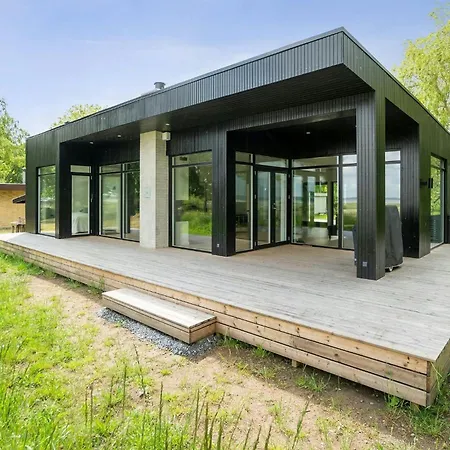 Simple Elegance And Panoramic Sea View At Kulhuse *